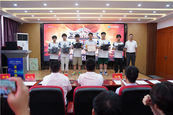 恭喜！我校學生代表隊榮獲2023 年“迎亞運”新華電腦教育王者榮耀電競對抗賽亞軍